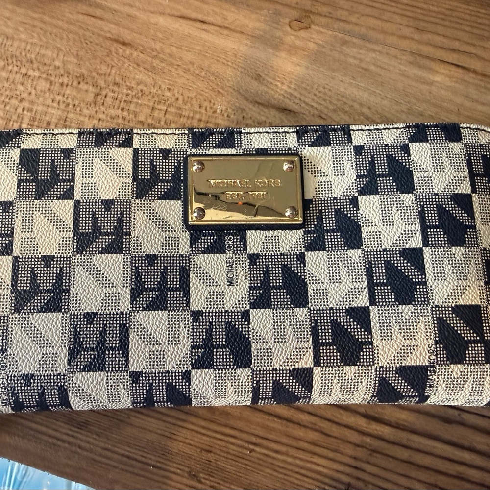 Michael Kors Navy and Cream Signature Plaid Zip Clutch